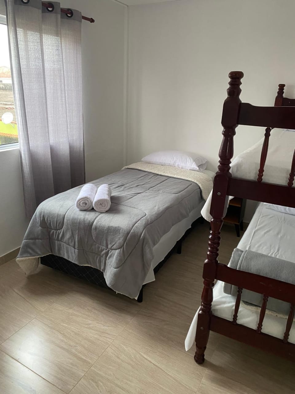 Bed, Bedroom, bunk bed, towels