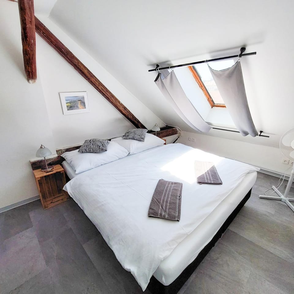 Bed, Photo of the whole room, Bedroom, towels
