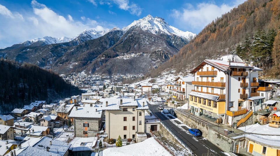 Property building, Natural landscape, Winter, City view, Mountain view