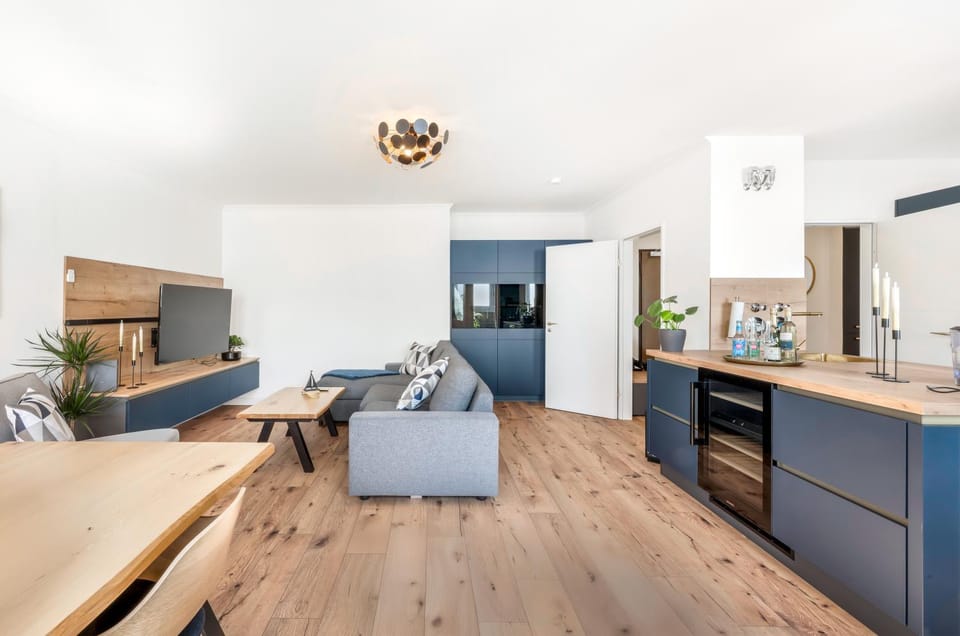 Communal lounge/ TV room, TV and multimedia, Living room, Dining area, kitchen