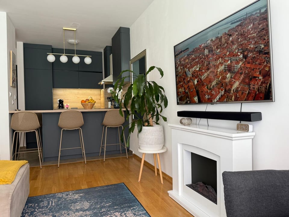 Living room, fireplace