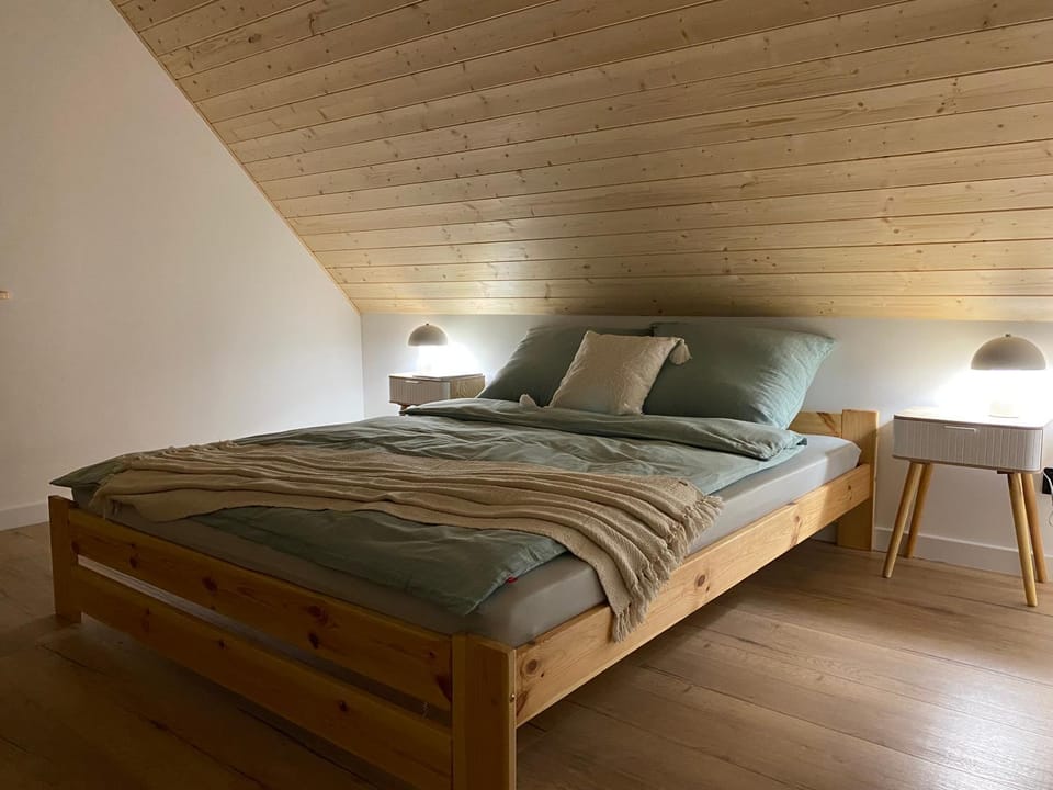 Bed, Bedroom
