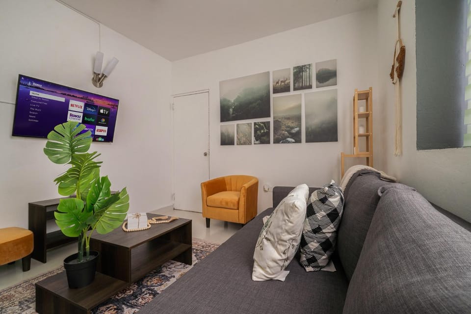 TV and multimedia, Living room, Seating area