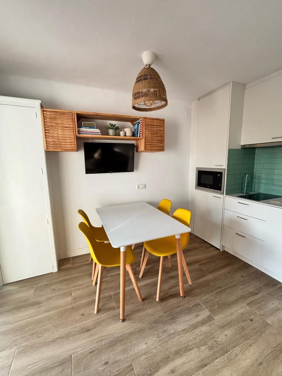 Swimming pool and private garden 1 step from the beach Apartment in Baix Empordà