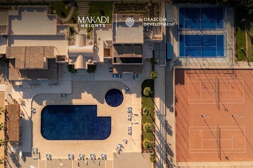 Squash, Pool view, Swimming pool