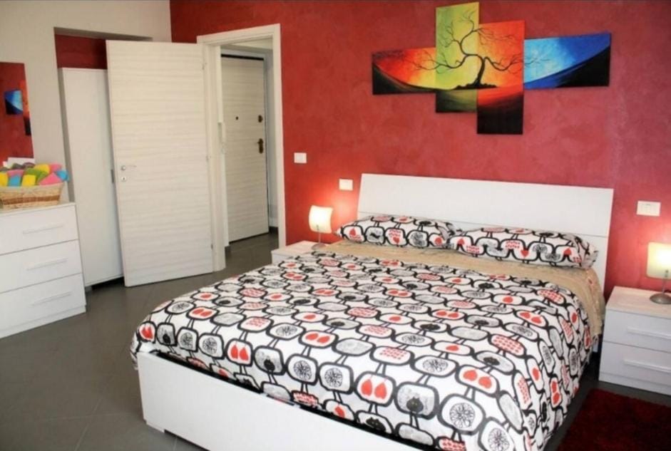 LUXURY GRAFFITI TALES HOUSE Vibò Apartment in Turin
