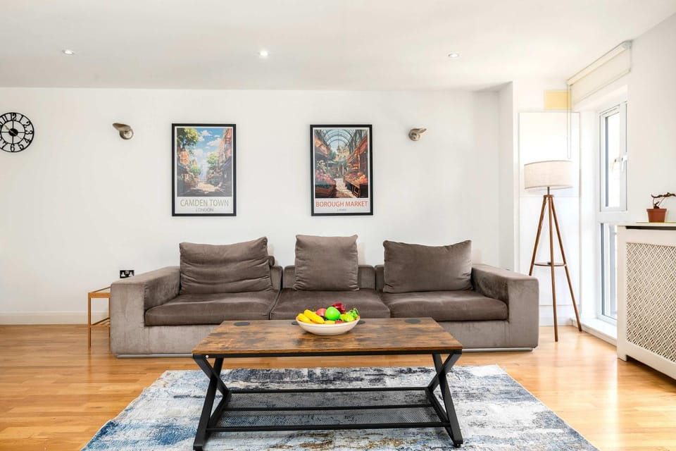 Living room, Decorative detail, Seating area, internet