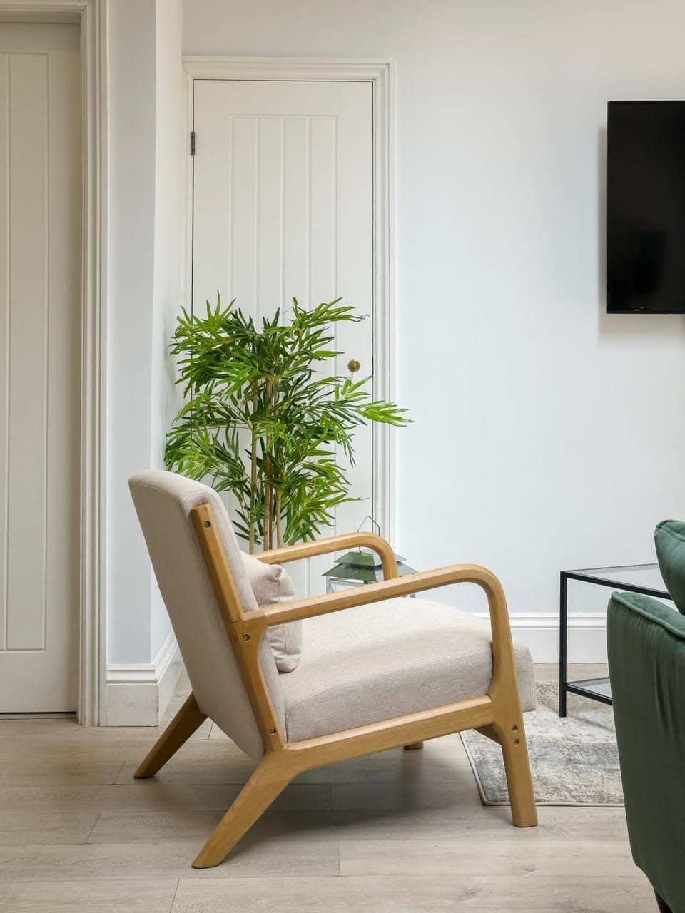 Communal lounge/ TV room, TV and multimedia, Living room, Seating area, Evening entertainment