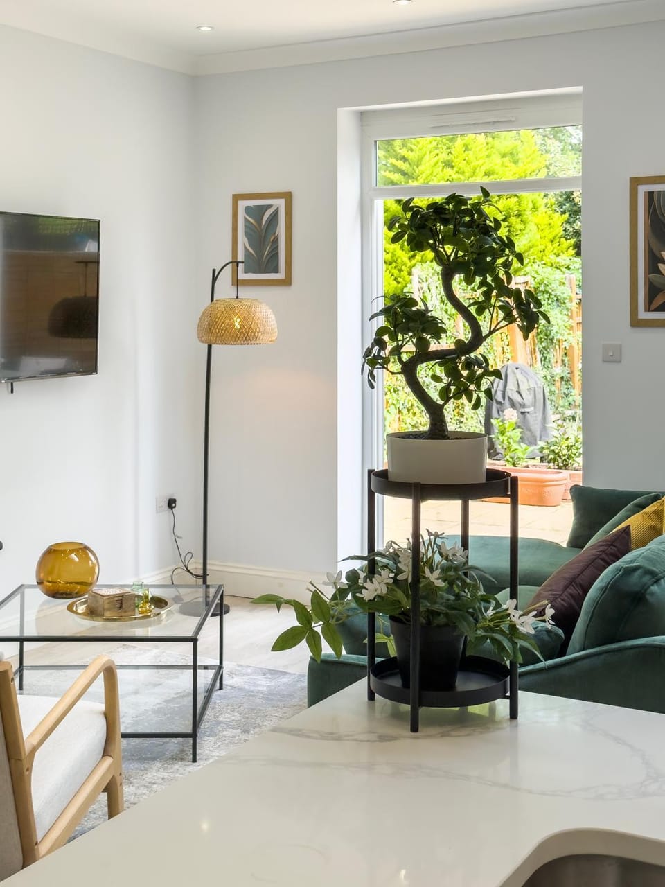 Communal lounge/ TV room, TV and multimedia, Living room, Seating area, Evening entertainment