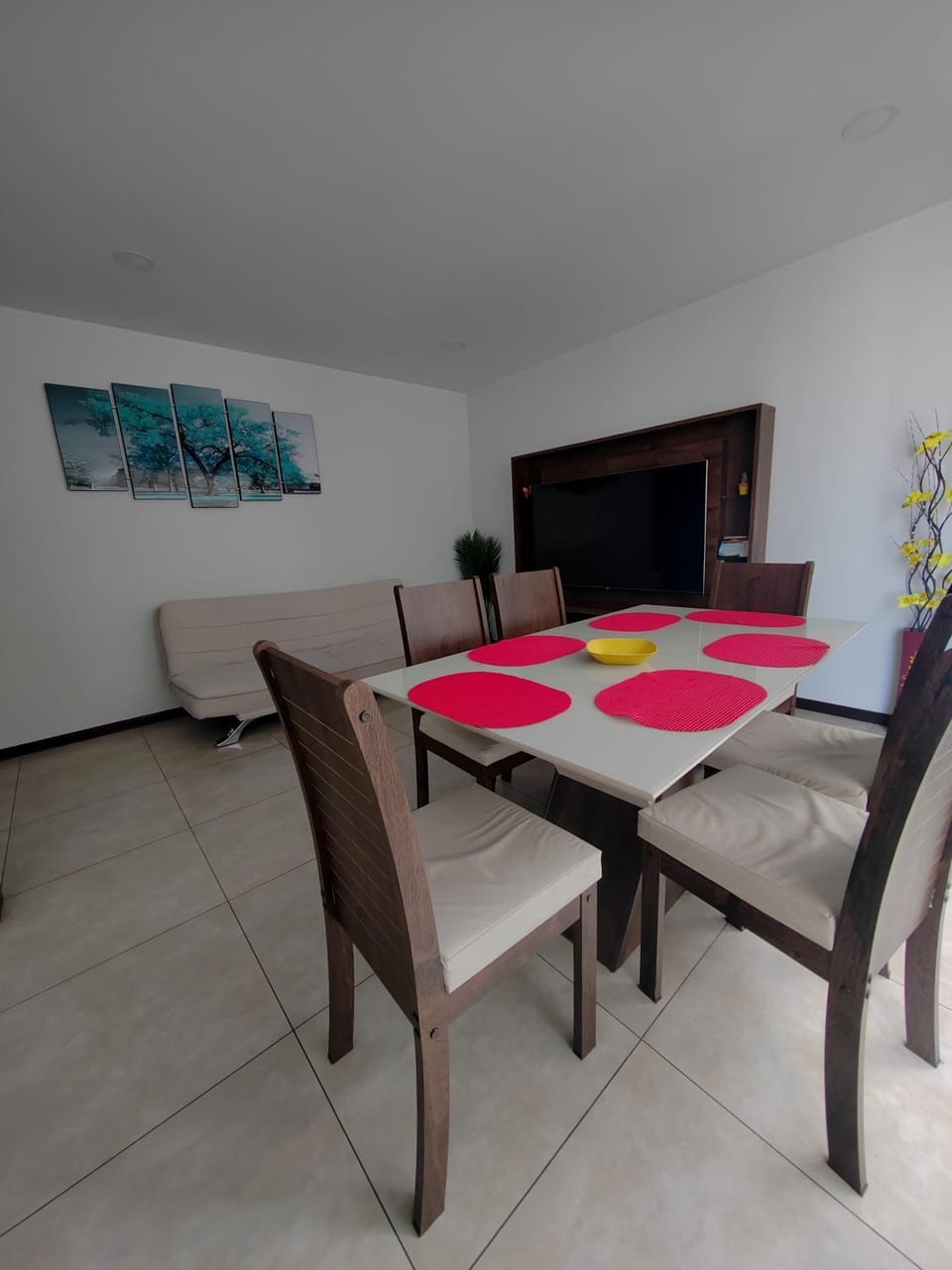 Communal lounge/ TV room, TV and multimedia, Dining area