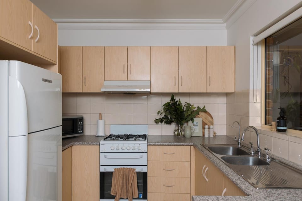 Cool beachside apartment on Jetty Road Brighton Apartment in Adelaide