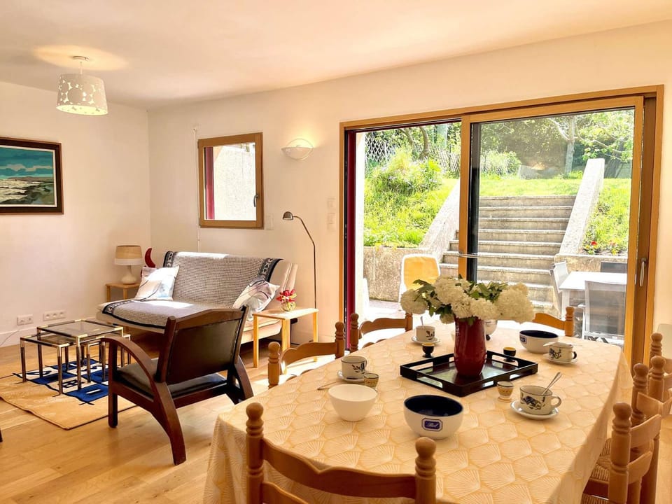 Maison T5 rénovée PMR centre Locmiquélic pour 7 personnes - FR-1-479-228 Villa in Brittany