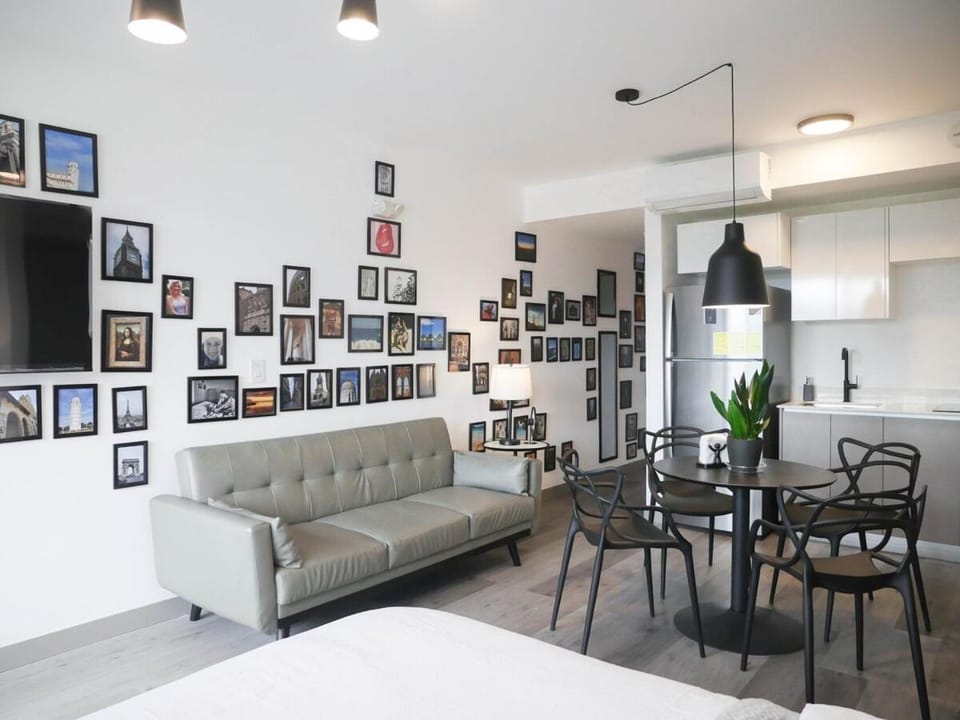 Ser Escalante Modern Studio AC Apartment in San Jose
