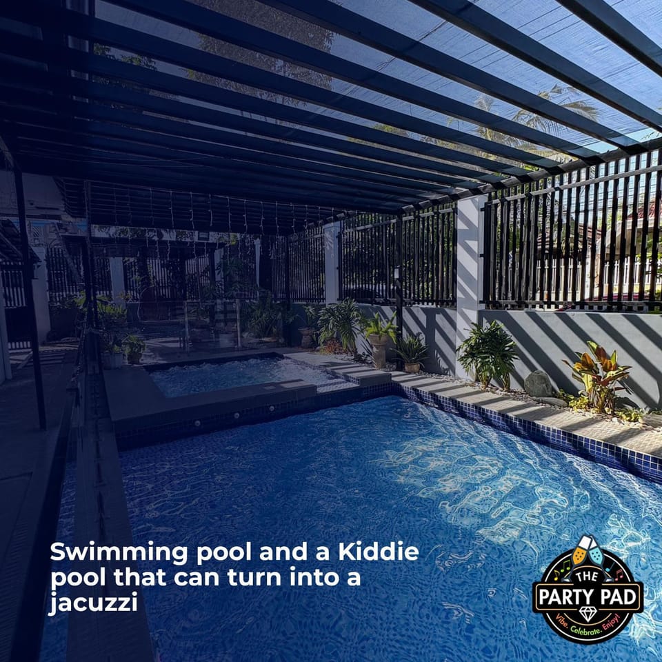 Hot Tub, Swimming pool, Swimming pool