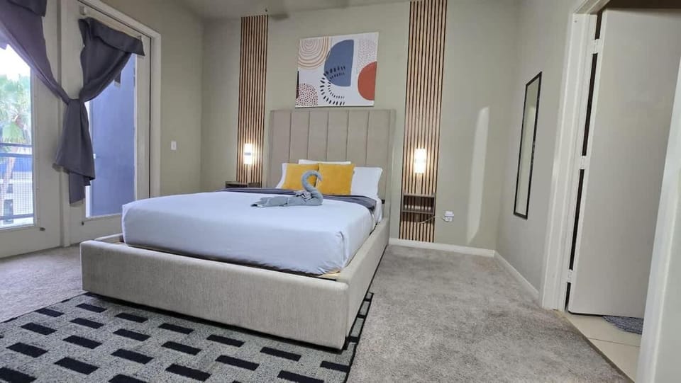 Galleria Luxury Stay Pool Gym Stunning Views Apartment in Houston