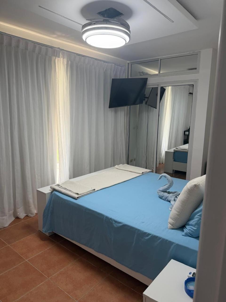 Bed, TV and multimedia, Bedroom, air conditioner
