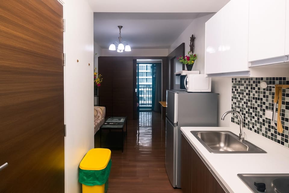 Makati MoodPad Fun Cozy Pool Access 300Mbps WiFi 2271 Apartment in Makati