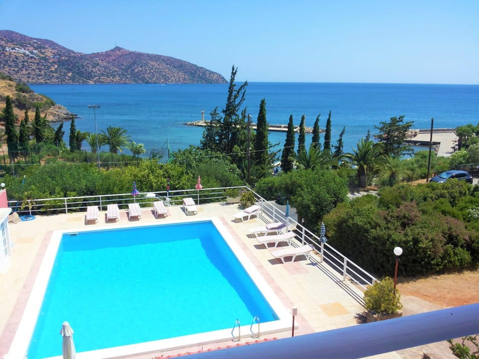 Balcony/Terrace, Pool view, Sea view