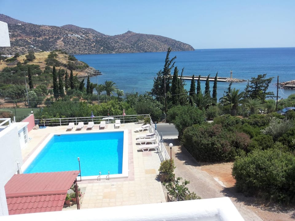 Balcony/Terrace, Mountain view, Pool view, Sea view