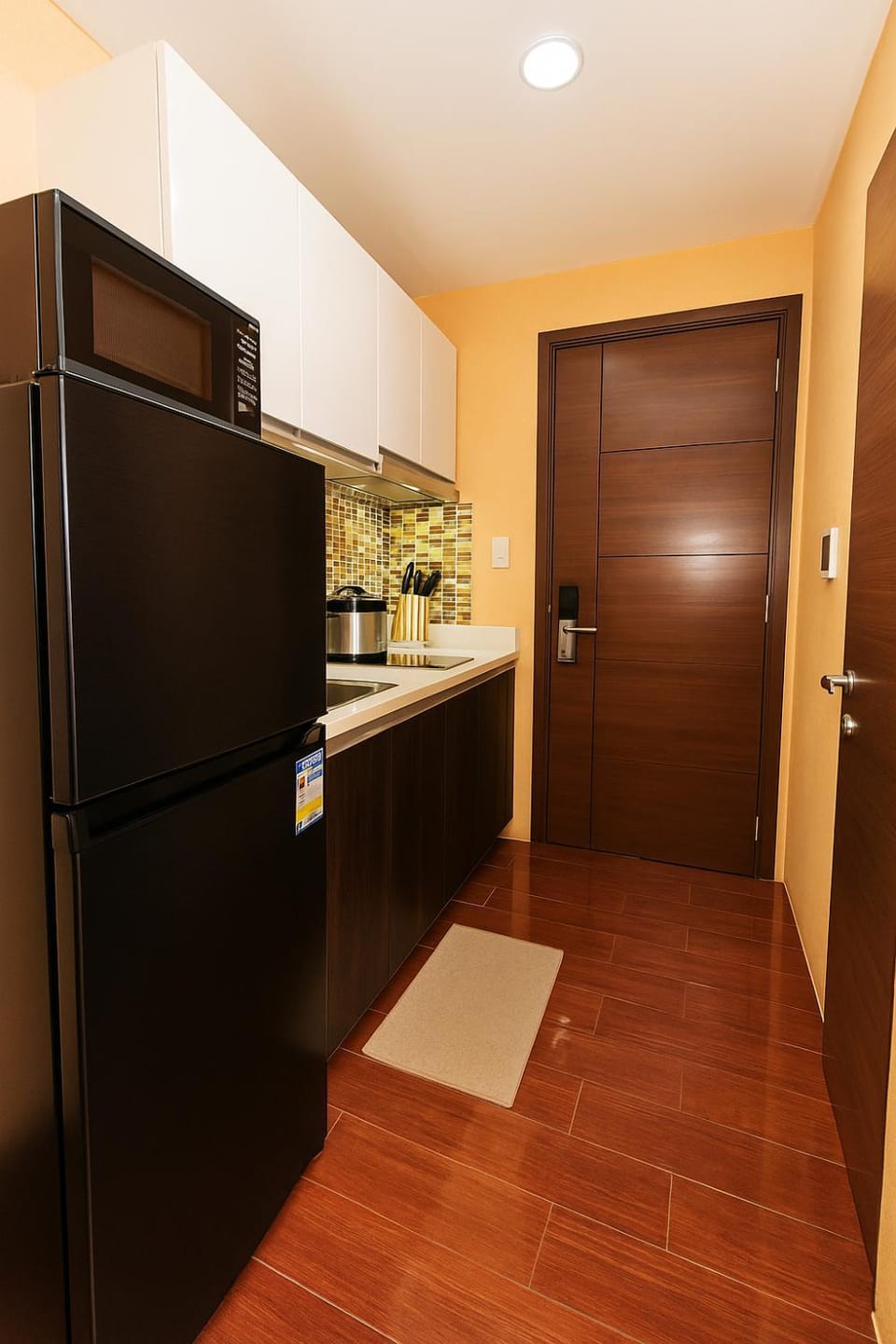Sunlit Makati Haven Cozy 1BR Gym Pool 1703 Apartment in Makati
