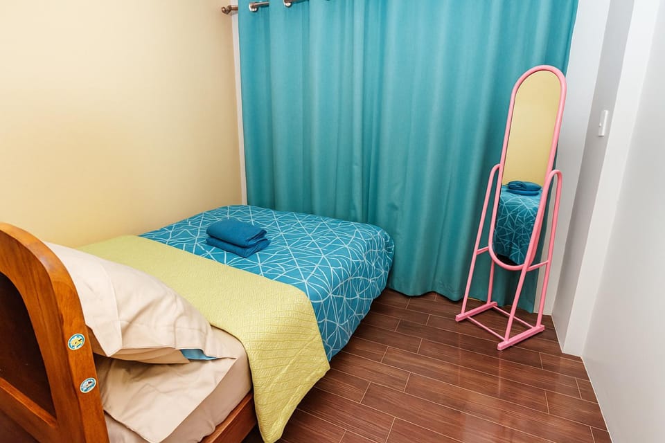 Sunlit Makati Haven Cozy 1BR Gym Pool 1703 Apartment in Makati