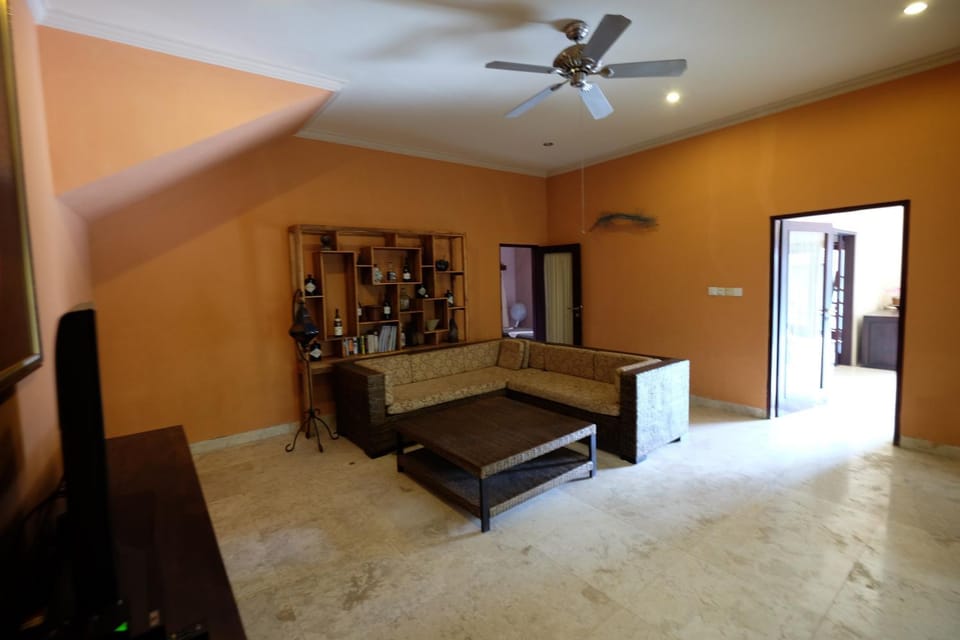Communal lounge/ TV room, Living room