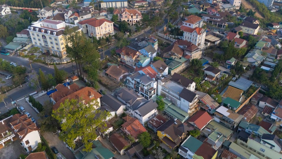 Property building, Day, Neighbourhood, Bird's eye view, City view, Street view, Location