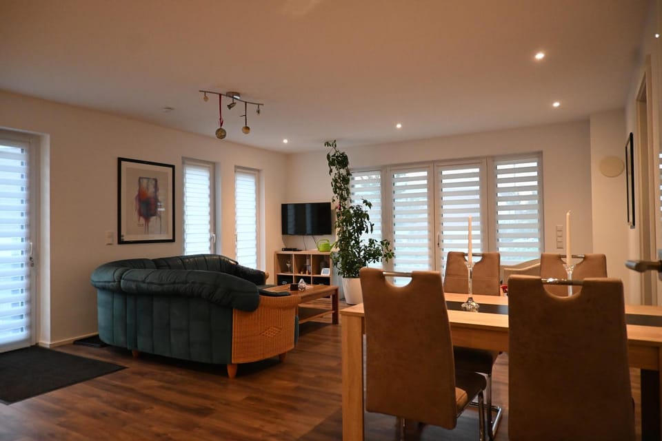 TV and multimedia, Living room, Dining area