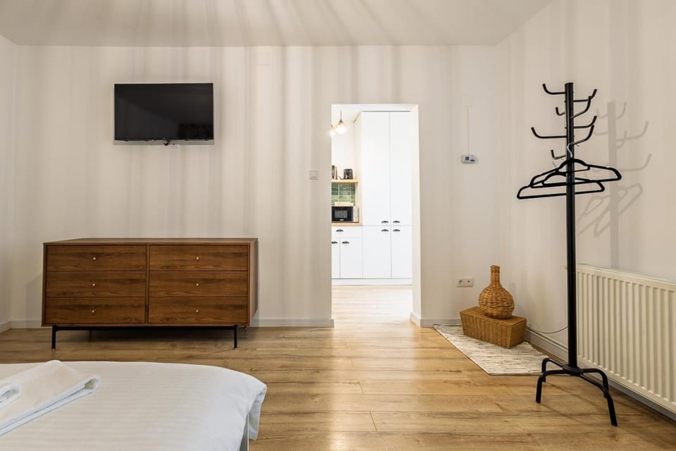 Bedroom, wardrobe