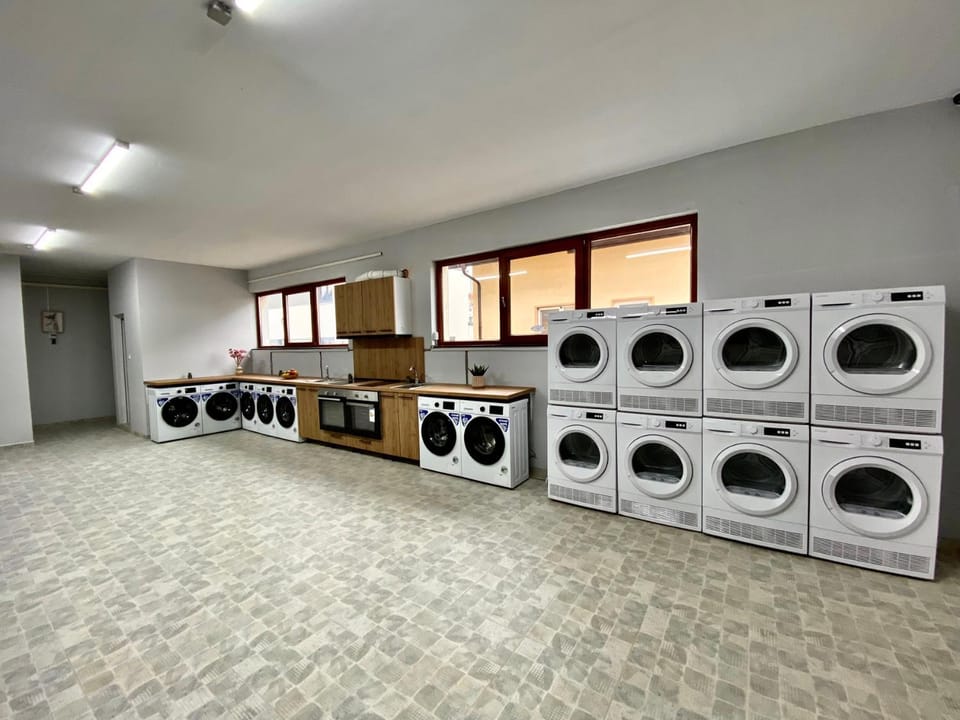 Communal kitchen, washing machine, dryer