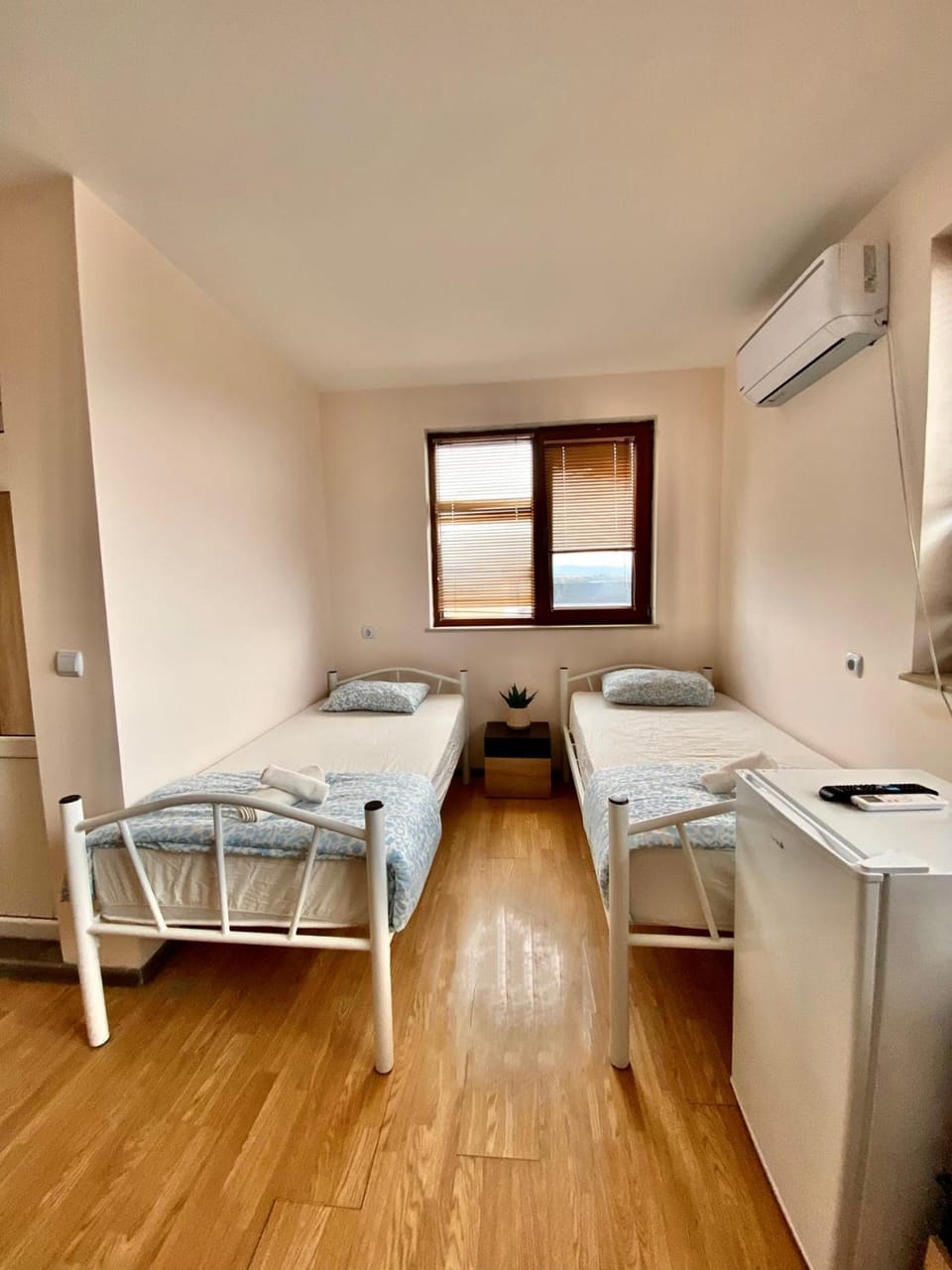 Bed, TV and multimedia, internet, air conditioner