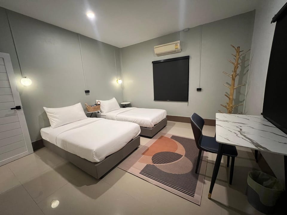 Photo of the whole room, Bedroom