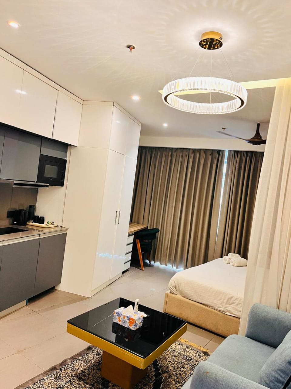 luxury apartment in Noida Apartment in Noida