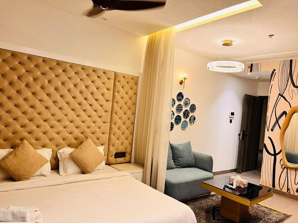 luxury apartment in Noida Apartment in Noida