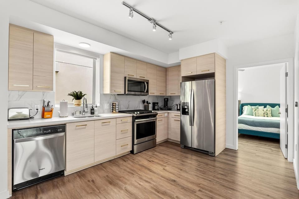 Coffee/tea facilities, Kitchen or kitchenette, Photo of the whole room, dishwasher, microwave, oven, pet friendly, stove, toaster