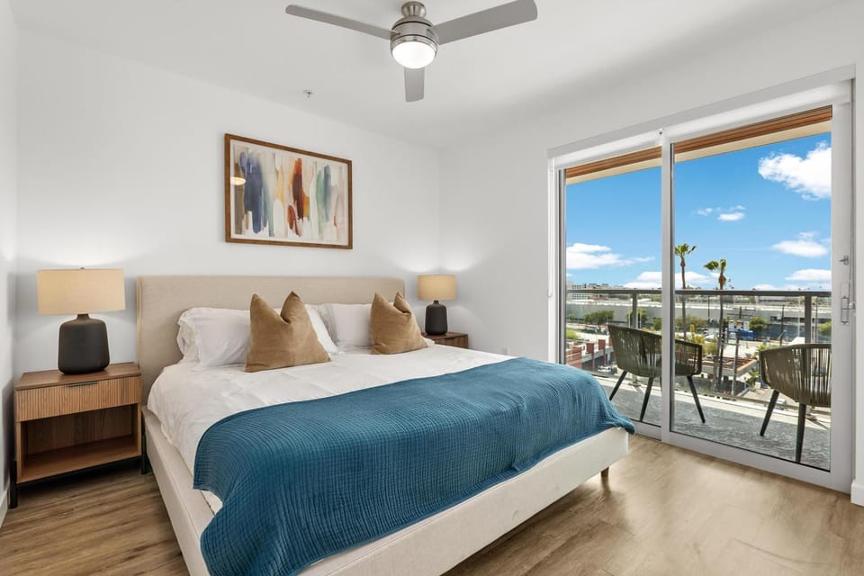 Bed, View (from property/room), Balcony/Terrace, Photo of the whole room, Bedroom