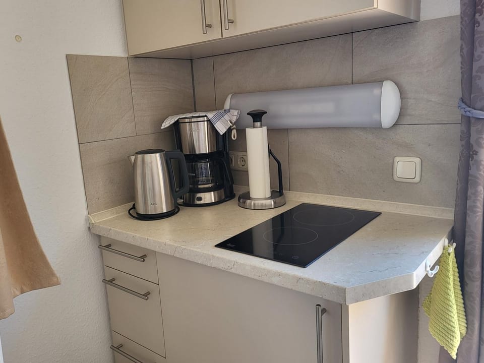 Doppelzimmer kleine Möwe mit Terrasse, Parkplatz & WLAN, 300m bis zum Strand Apartment in Kühlungsborn
