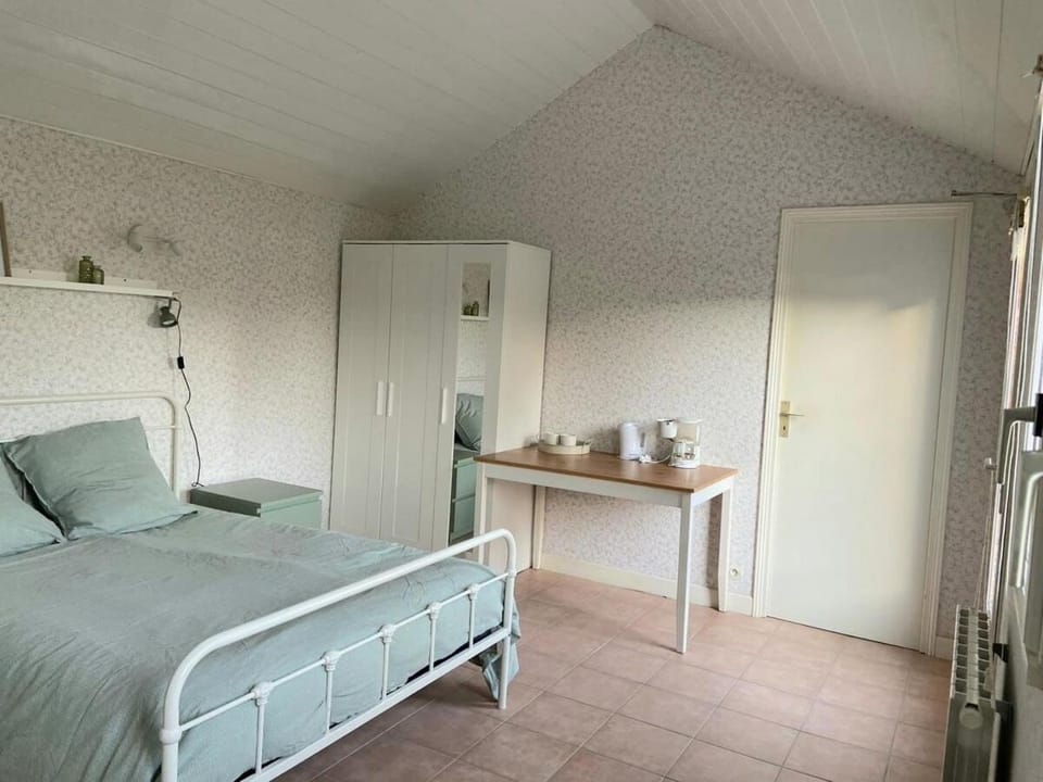 Maison au calme proche commerces et plages House in Brittany
