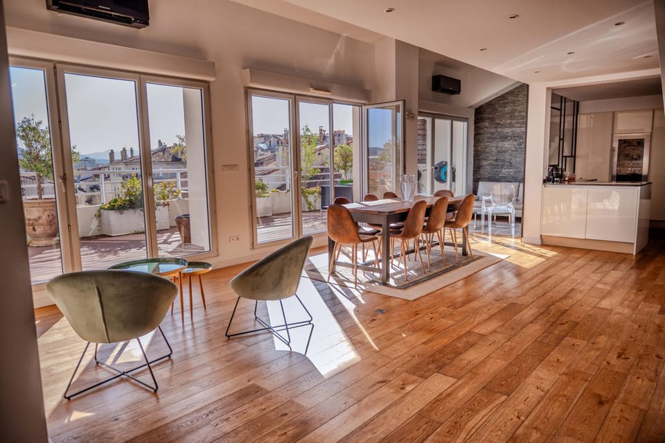 Living room, Dining area