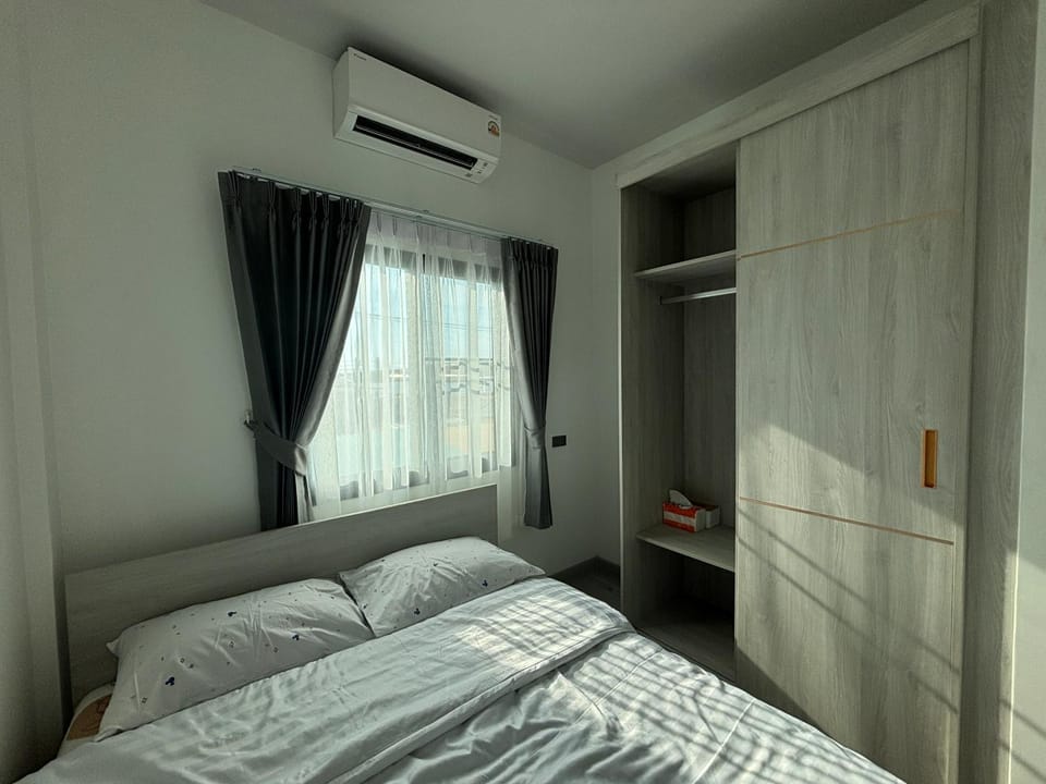Bed, wardrobe