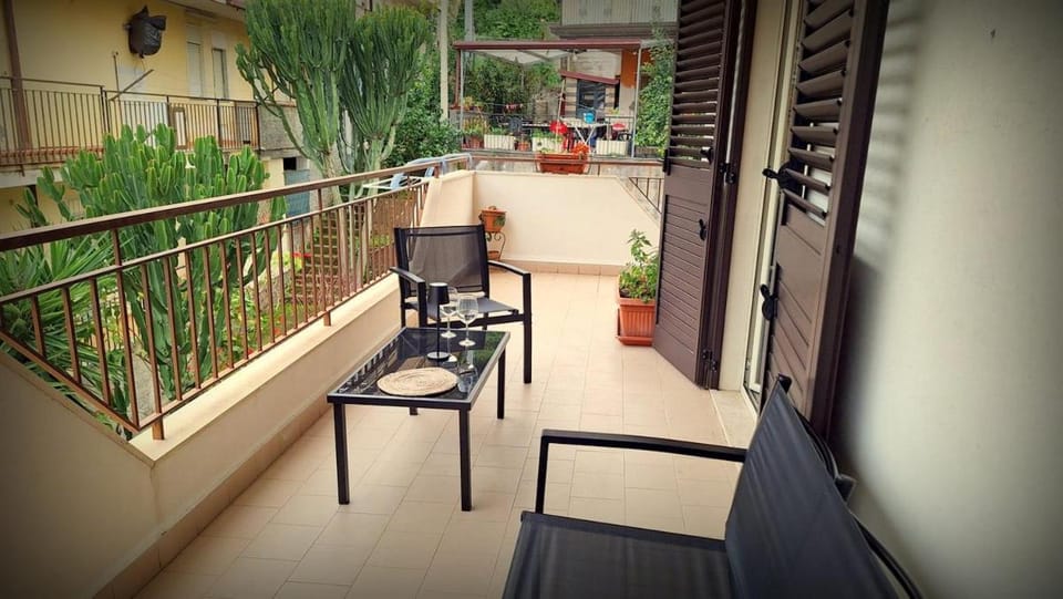 View (from property/room), Balcony/Terrace