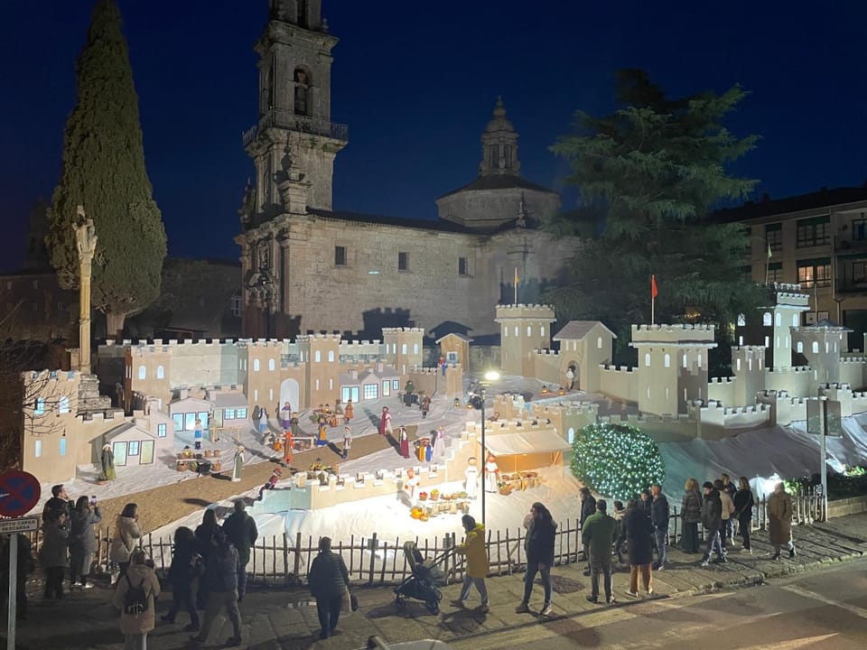 Nearby landmark, City view, Location