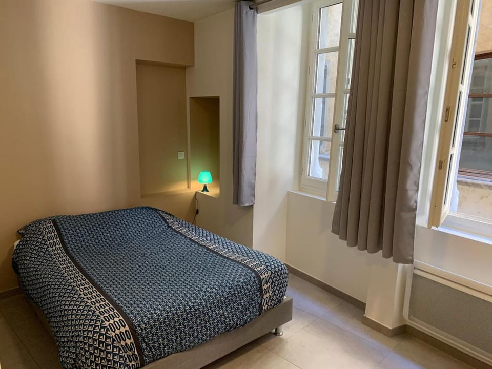 Grande chambre-appartement Sara Apartment in Chambery