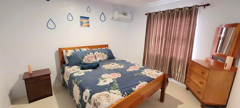 Bed, Bedroom, air conditioner