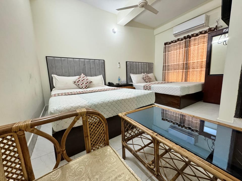 Hotel D-Palace Near Haji Camp & Dhaka Airport Hotel in Dhaka