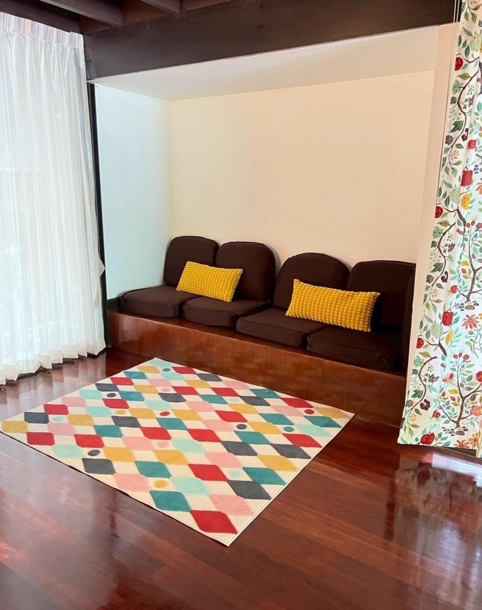 Communal lounge/ TV room, Living room, Seating area