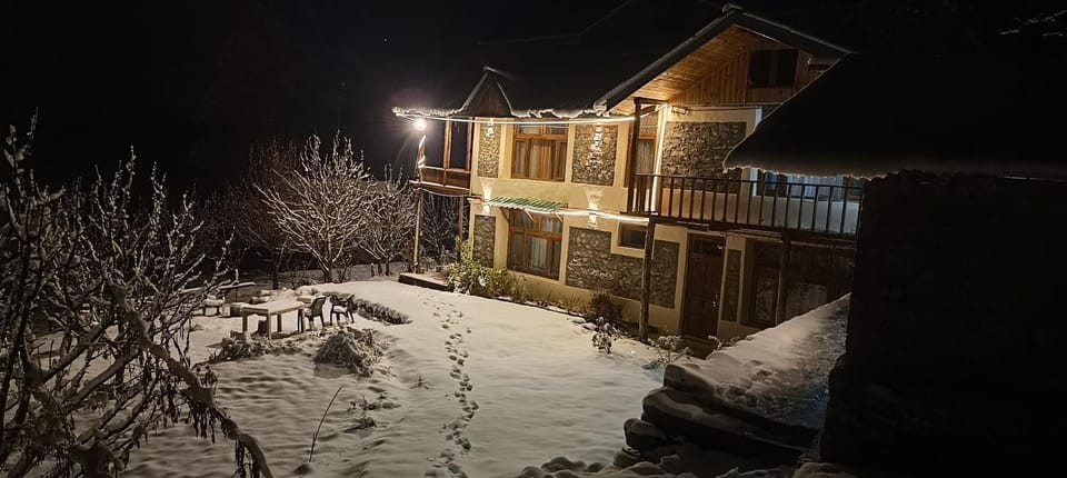 Escape Window Hotel in Himachal Pradesh
