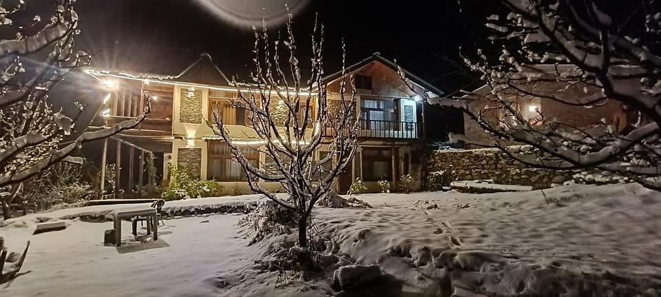 Escape Window Hotel in Himachal Pradesh