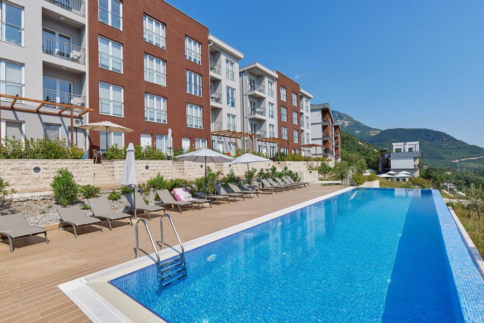 Property building, Swimming pool
