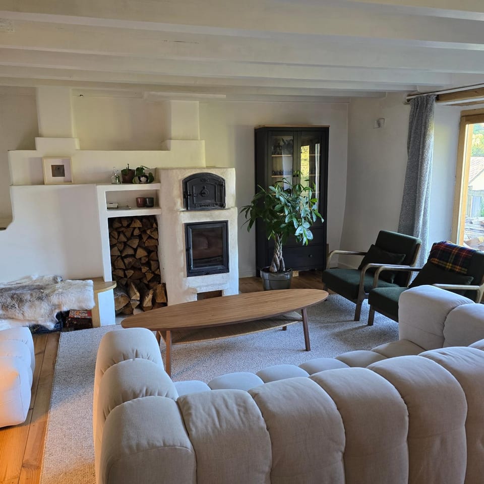 Living room, Seating area, Evening entertainment